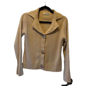 21. Da Li Lai Vintage Cream Ribbed Cardigan With Pearl Detail